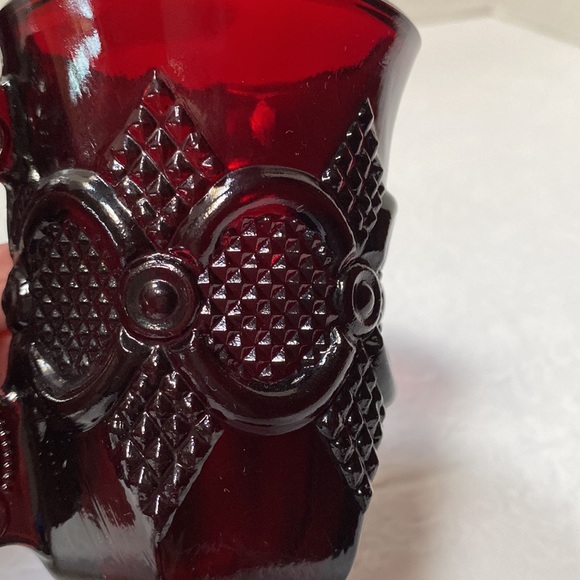 Avon Vintage Cape Cod coffee mugs. Set of 2. Ruby red. Beautiful detail. - Picture 8 of 9